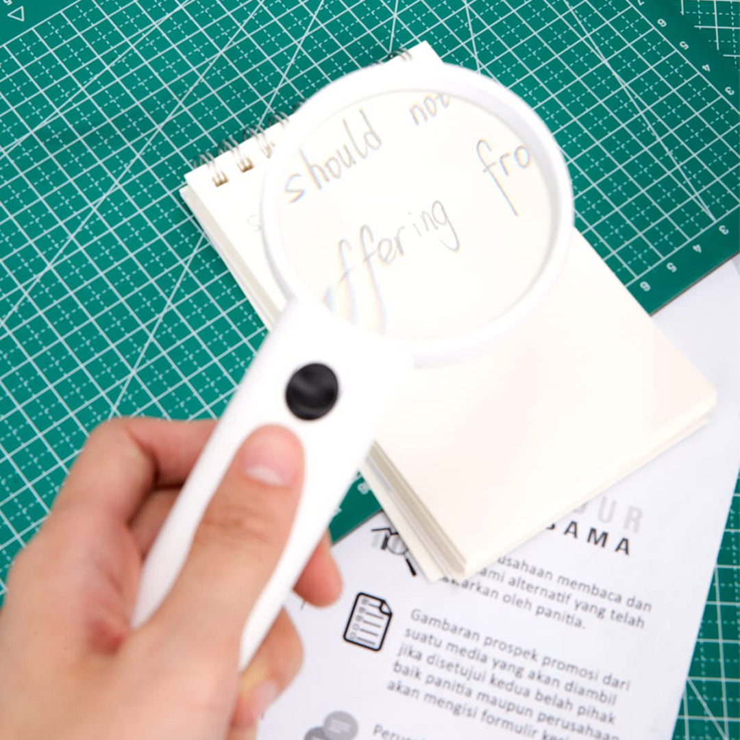 Deli Magnifying Glass With LED Light