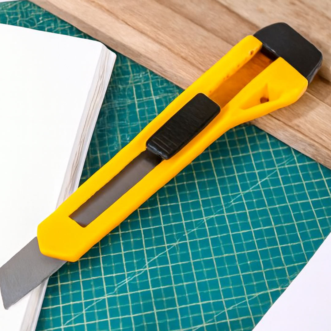 Deli Steel Blade Cutter