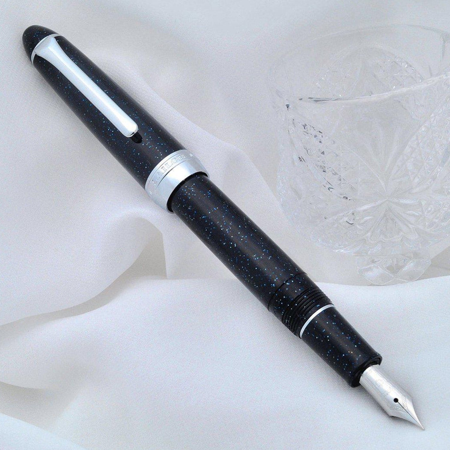 Sailor 1911 Casual Shikiori Hisakata Hoshikuzu Fountain Pen (Special Edition)