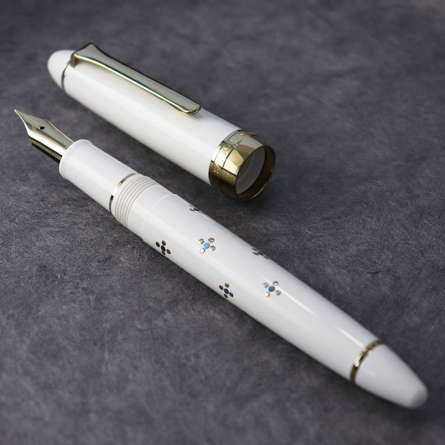 Sailor Classic Ko Floret Dot White Fountain Pen
