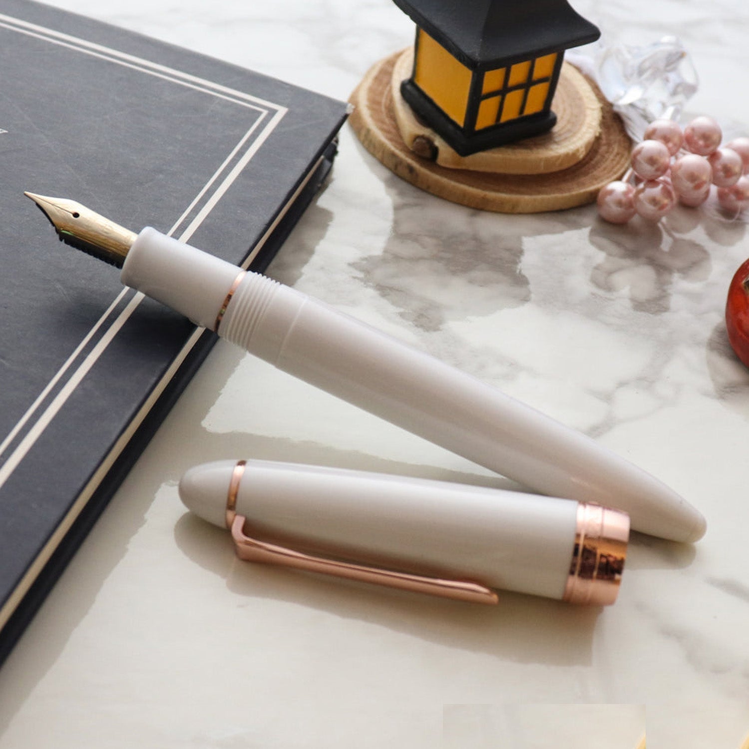 Sailor Fasciner White RGT Fountain Pen