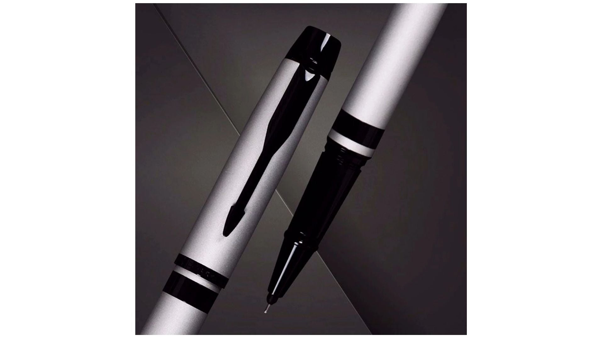 Parker Odyssey Dark Grey Roller Ball Pen 9000032925