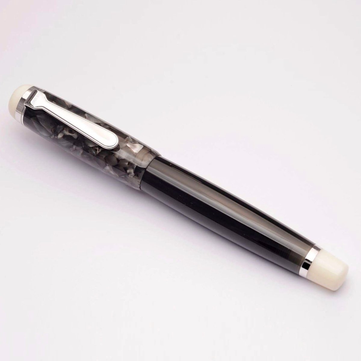 Opus 88 Omar Grey Fountain pen - SCOOBOO - OP88_OMR_GRY_FPEF_96087601_EF - Fountain Pen