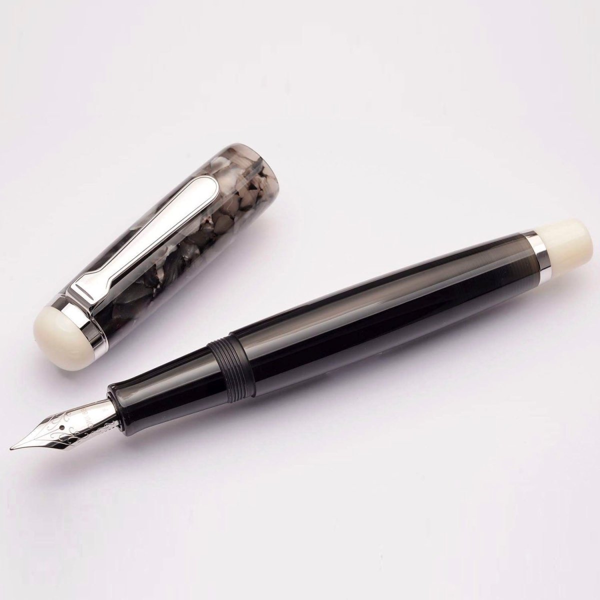 Opus 88 Omar Grey Fountain pen - SCOOBOO - OP88_OMR_GRY_FPEF_96087601_EF - Fountain Pen