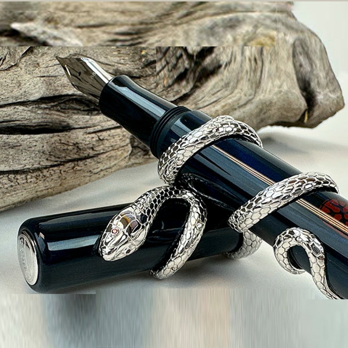 Opus 88 Zodiac Snake Fountain pen - SCOOBOO - OP88_ZDC_SNK_FPEF_2307001_EF - Fountain Pen