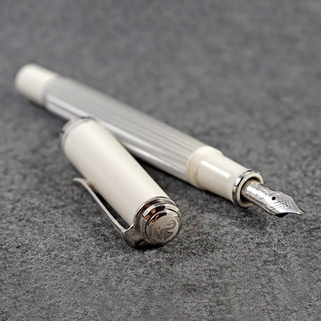 Pelikan Souveran M405 Silver/White Fountain Pen - SCOOBOO - PEP_SVRN_M405SE_SLVWHT_FPEF_815451 - Fountain Pen