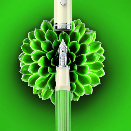 Pelikan Souveran M605 Green/White Fountain Pen (Special Edition) - SCOOBOO - PEP_SVRN_M605SE_GRNWHT_FPEF_818186 - Fountain Pen