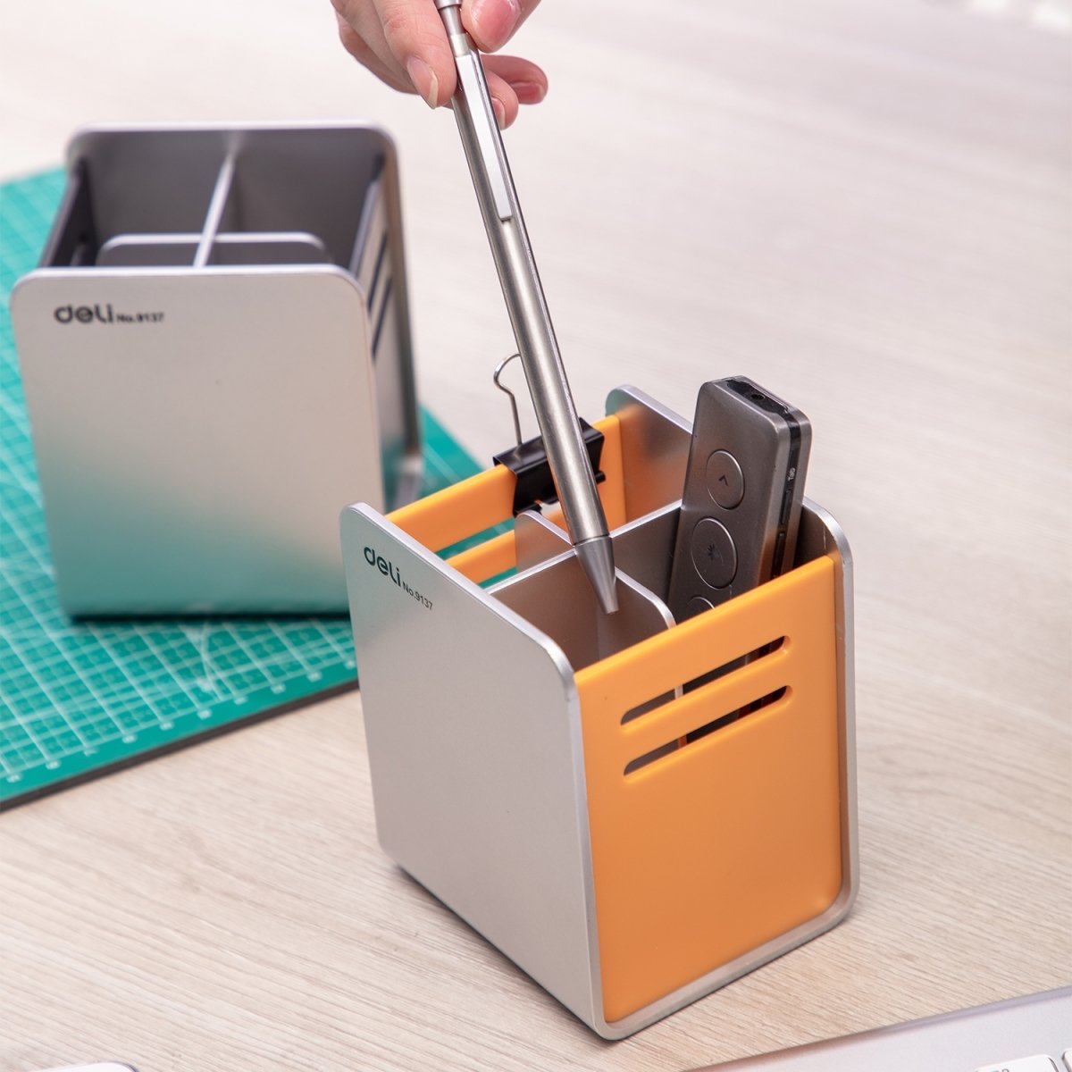 DELI DIVIDED PEN HOLDER - SCOOBOO - W9137 - Organizer