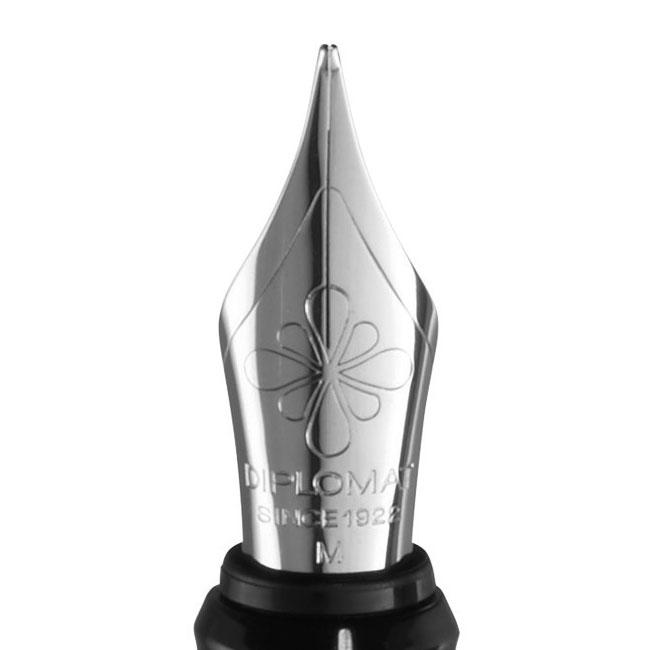 Diplomat Esteem Black Lacquer Fountain Pen - SCOOBOO - DP_D10424620_ESTM_BLK_LQ_FPF - Fountain Pen