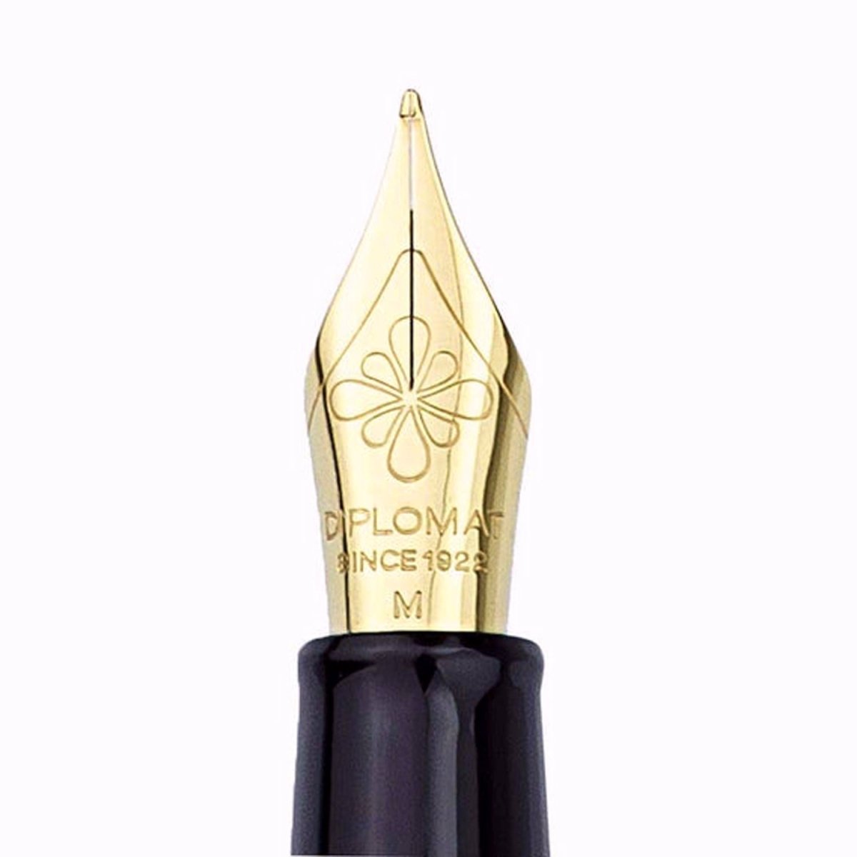 Diplomat Traveller Black Lacquer Gold Fountain Pen - SCOOBOO - DP_TRVL_BLK_LQ_GLD_FPF_D40706023 - Fountain Pen