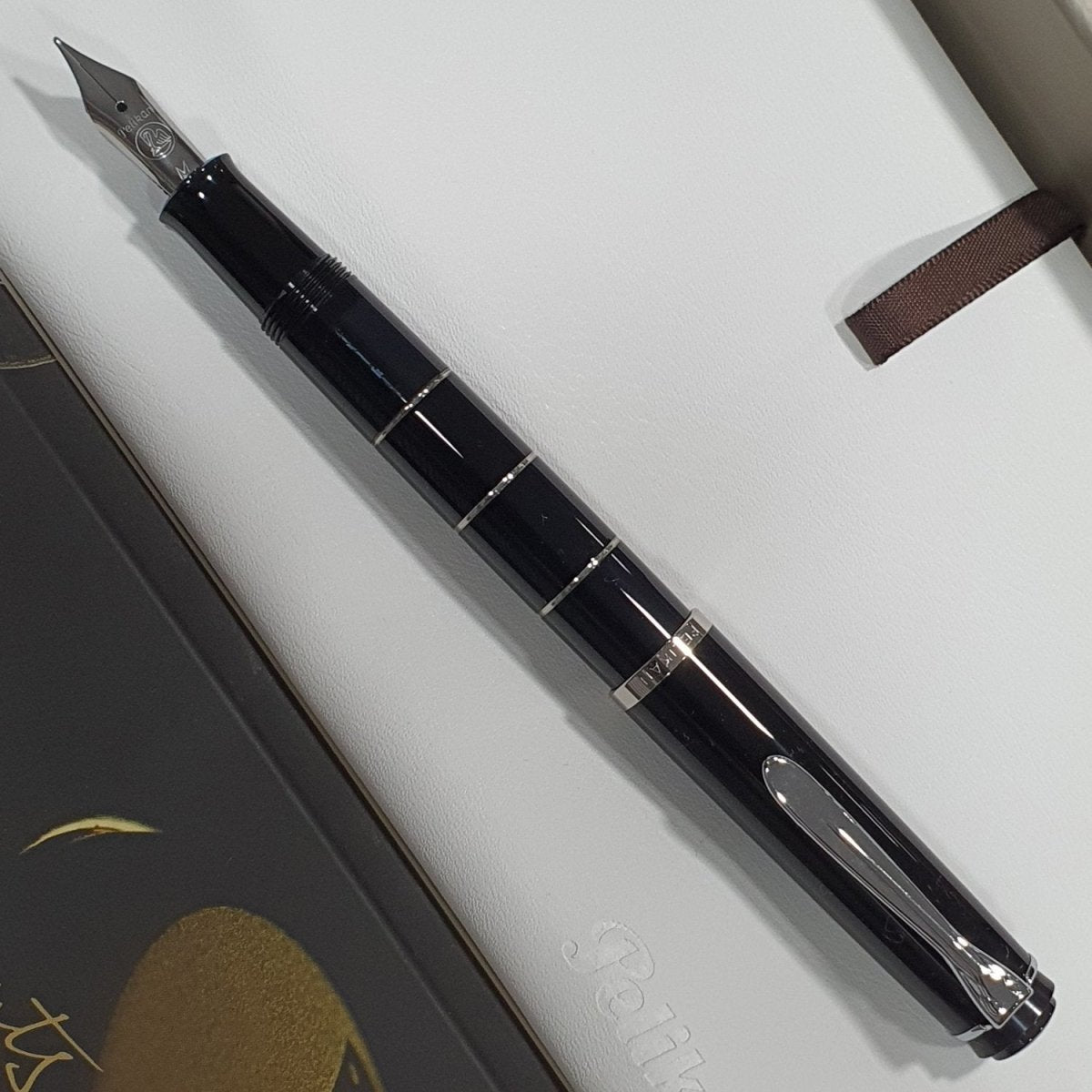 Pelikan Classic M215 Black Rings Fountain Pen - SCOOBOO - PEP_CLC_M215_BLKRNG_FPEF_948372 - Fountain Pen