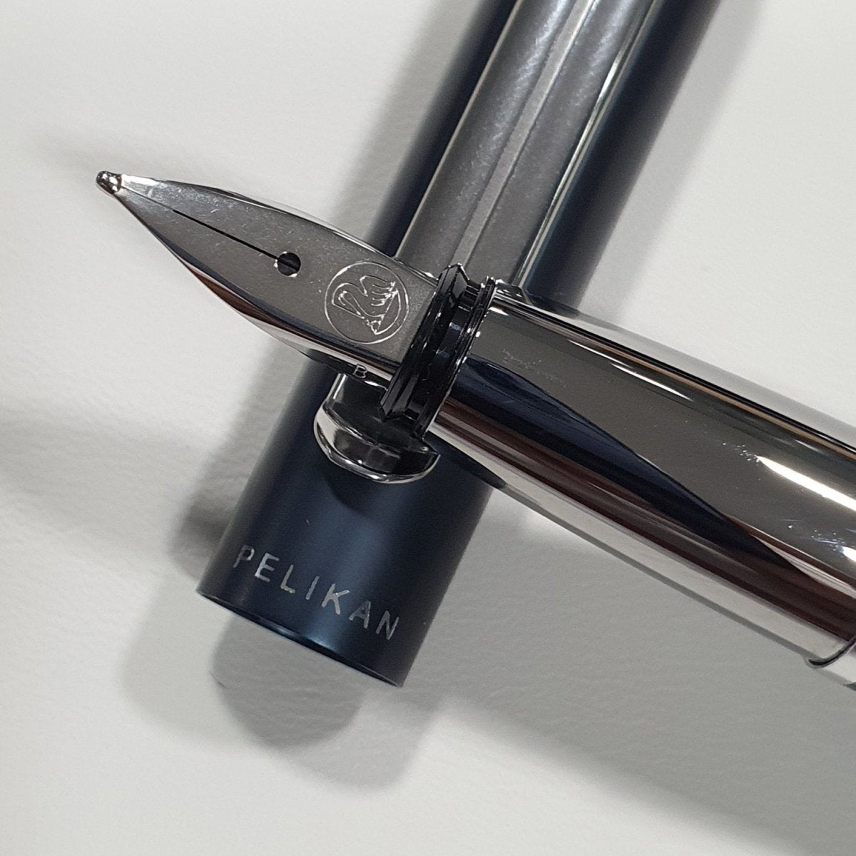 Pelikan Pura P40 Anthracite Fountain Pen - SCOOBOO - PEP_PUR_P40_ANTH_FPF_817127 - Fountain Pen