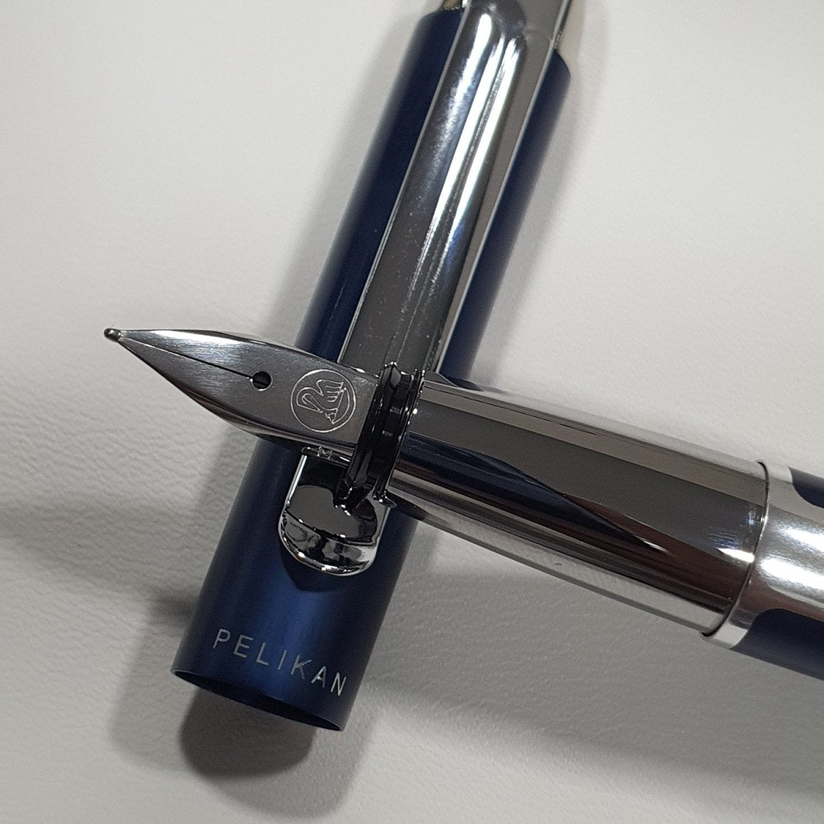 Pelikan Pura P40 Blue/Silver Fountain Pen - SCOOBOO - PEP_PUR_P40_BLUSLV_FPEF_954966 - Fountain Pen