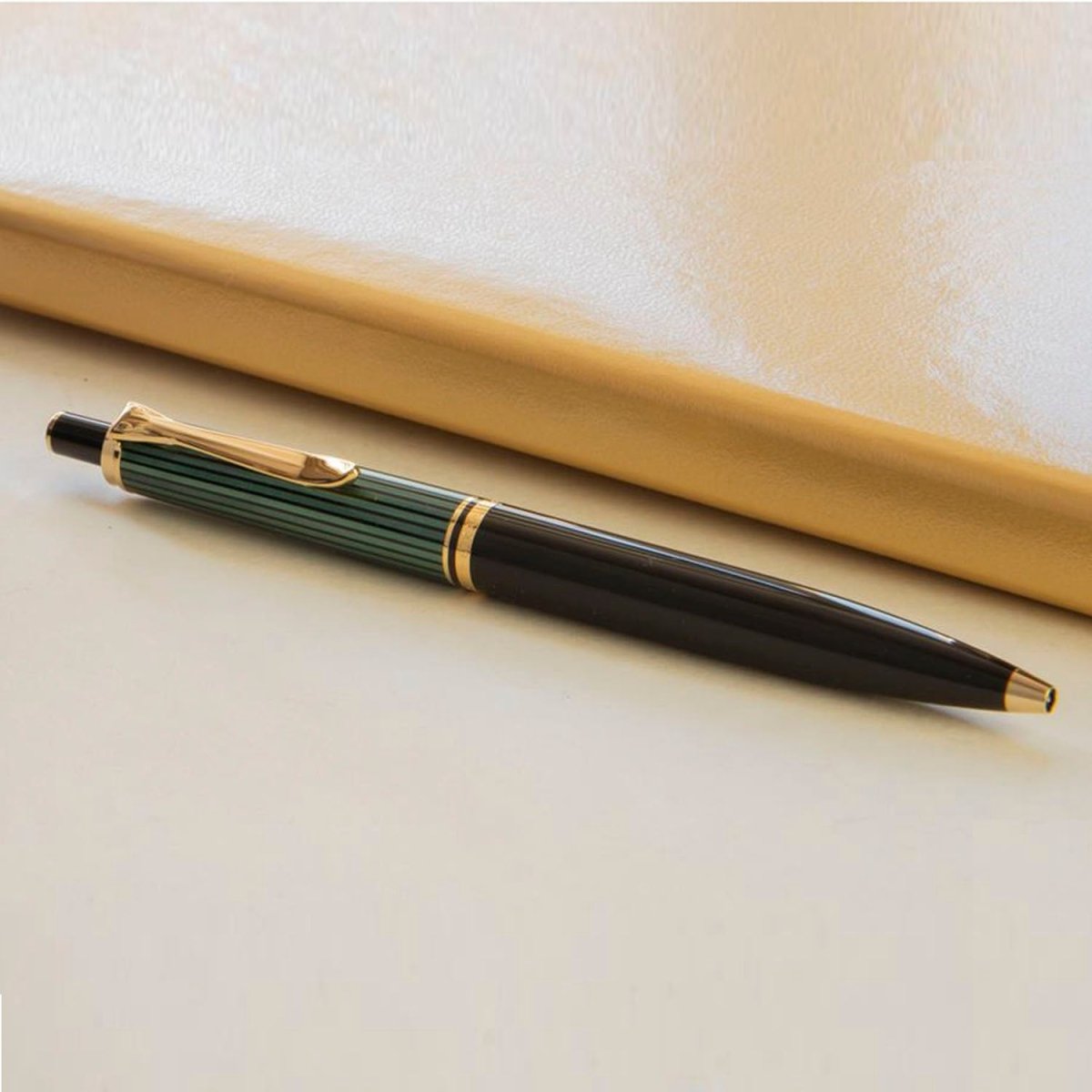 Pelikan Souveran K400 Black/Green Ballpoint Pen 987792 - SCOOBOO - PEP_SVRN_K400_BLKGRN_BP_987792 - Ballpoint Pen