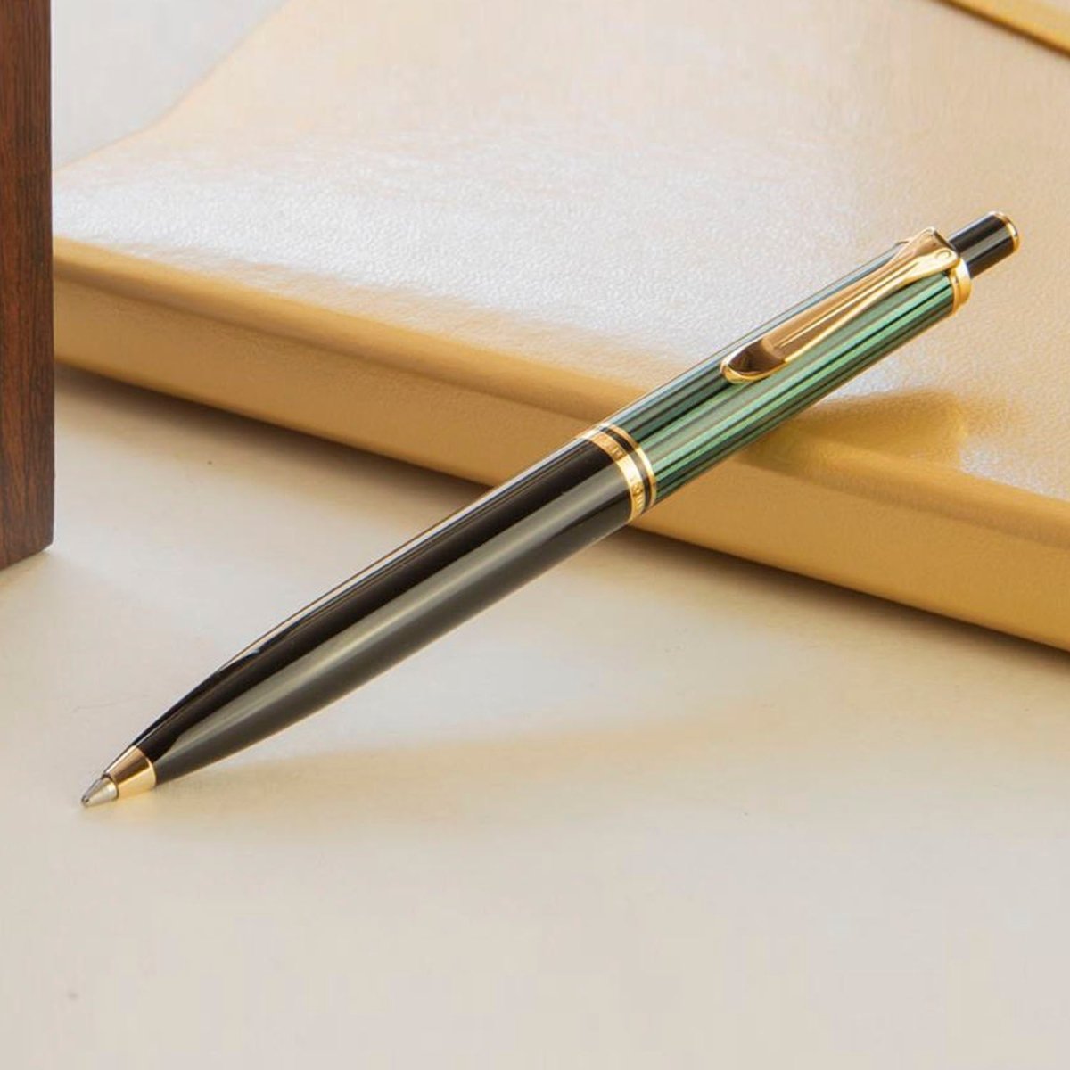 Pelikan Souveran K400 Black/Green Ballpoint Pen 987792 - SCOOBOO - PEP_SVRN_K400_BLKGRN_BP_987792 - Ballpoint Pen