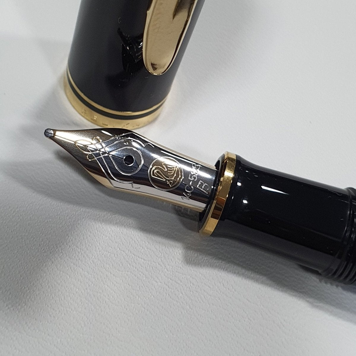 Pelikan Souveran M400 Black/Blue Fountain Pen - SCOOBOO - PEP_SVRN_M400_BLKBLU_FPEF_985952 - Fountain Pen