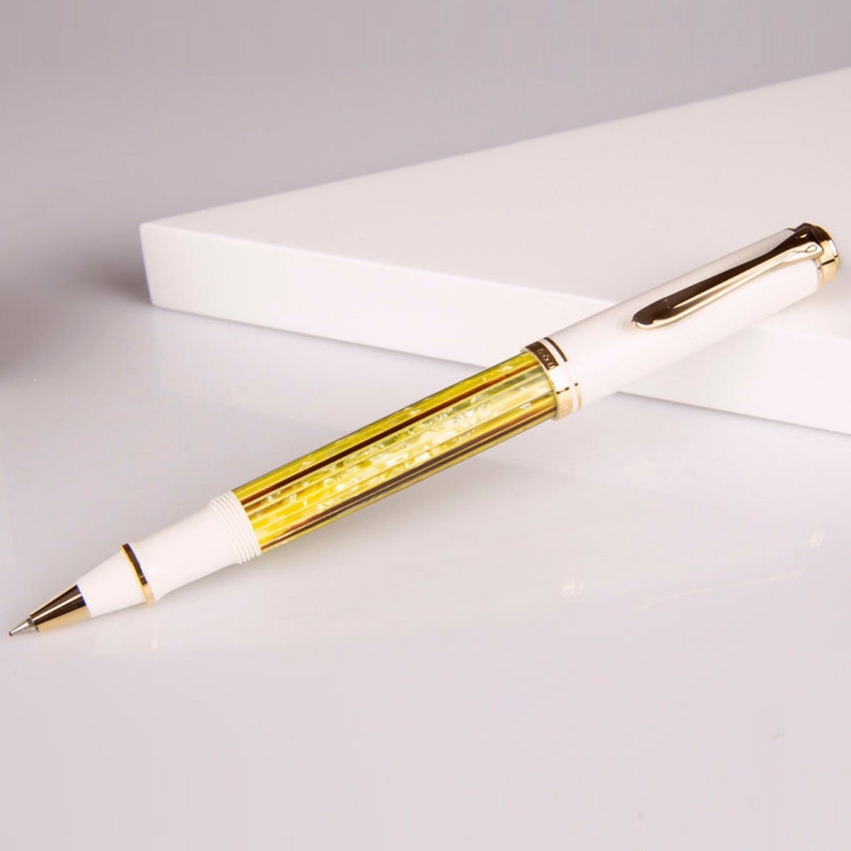 Pelikan Souveran R400 White Tortoiseshell Roller Ball Pen 935585 - SCOOBOO - PEP_SVRN_R400_WHT_TORSHL_RB_935585 - Roller Ball Pen