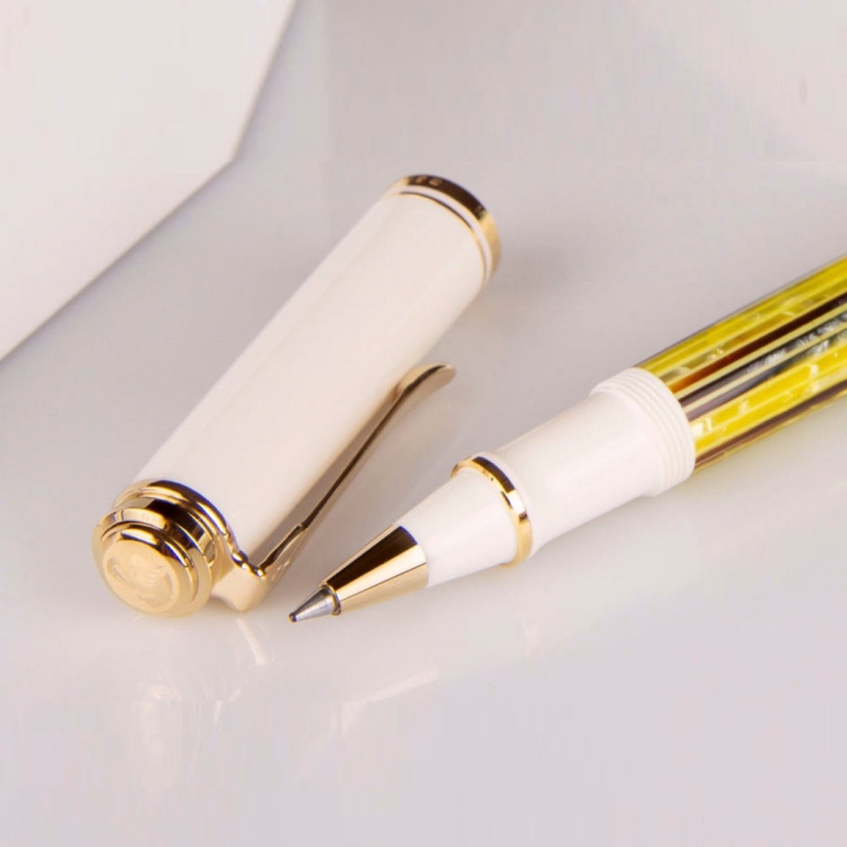 Pelikan Souveran R400 White Tortoiseshell Roller Ball Pen 935585 - SCOOBOO - PEP_SVRN_R400_WHT_TORSHL_RB_935585 - Roller Ball Pen